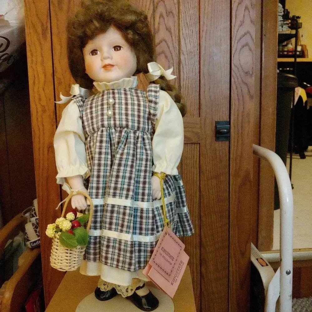 Porcelain doll - Picture 4 of 9